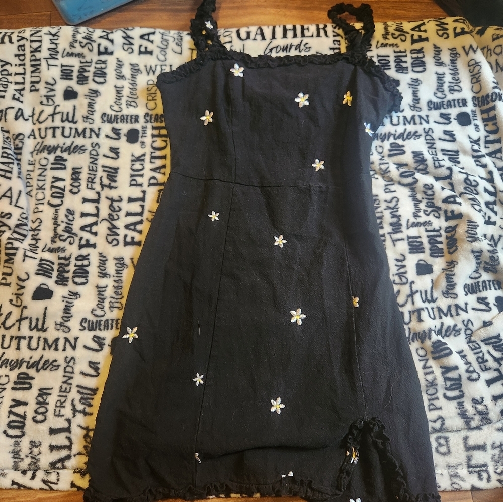 Kendall and Kylie daisy dress